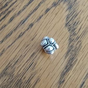 Pandora charm silver swirl